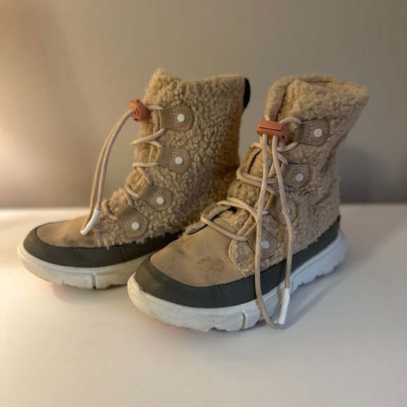 Girls Sorel Explorer Boots - Picture 4 of 8